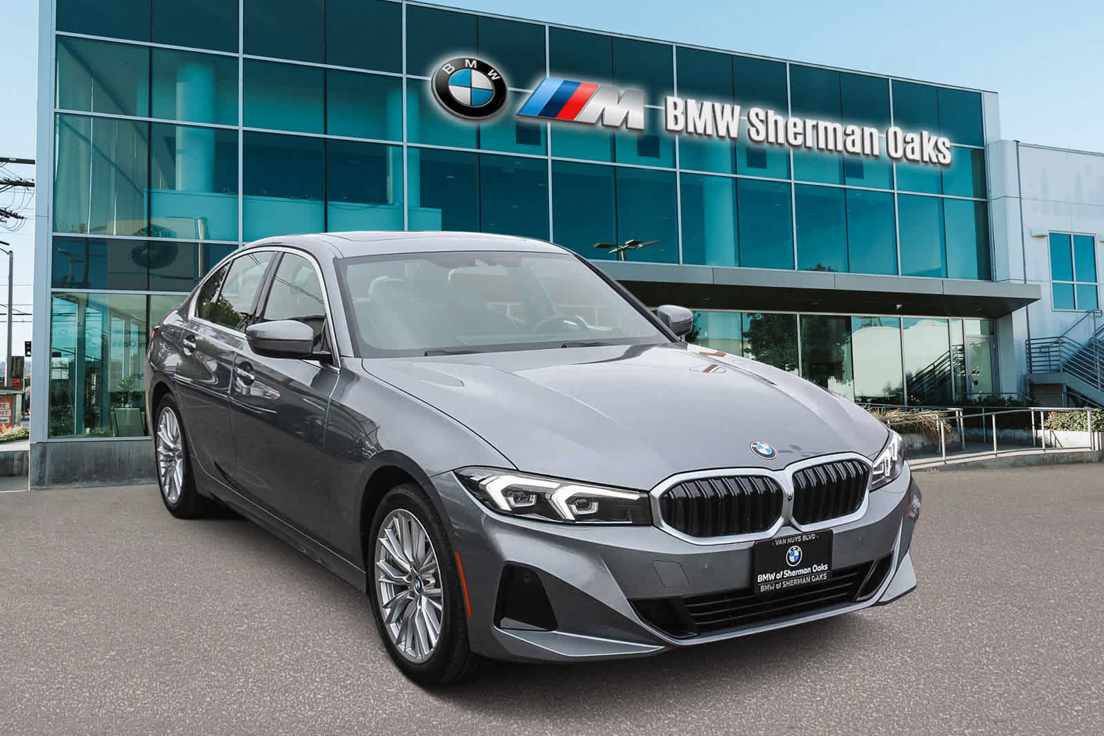 Thumbnail: 2024 BMW 3 Series - 3