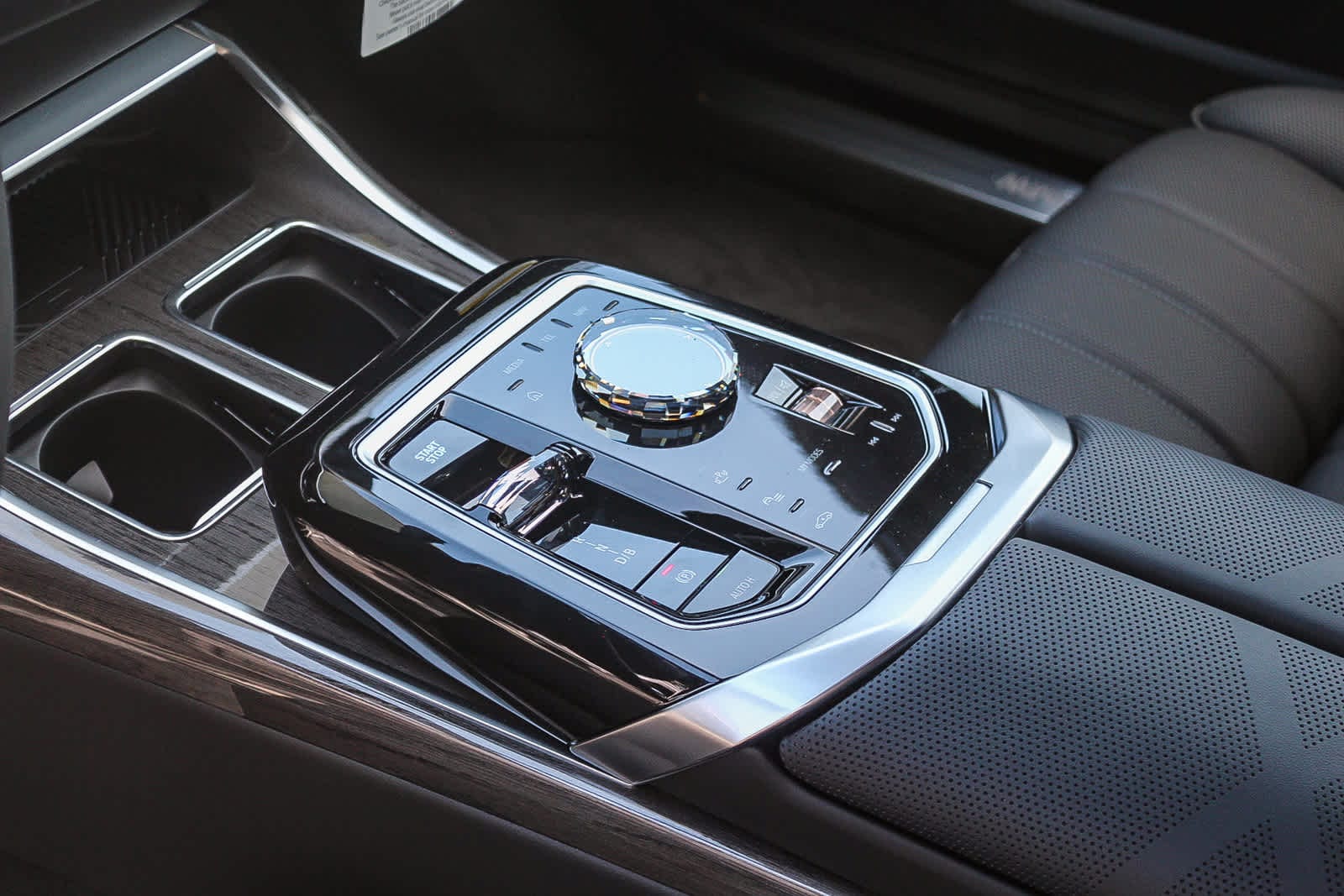 Thumbnail: 2026 BMW i7 - 19