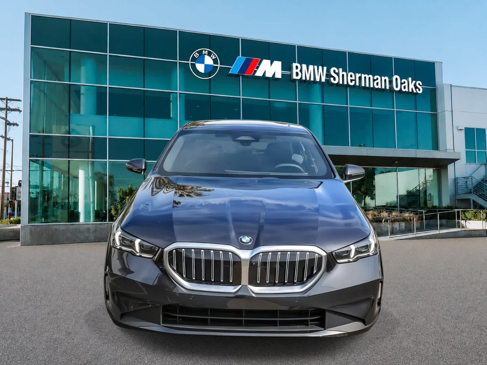 Thumbnail: 2026 BMW 5 Series - 2