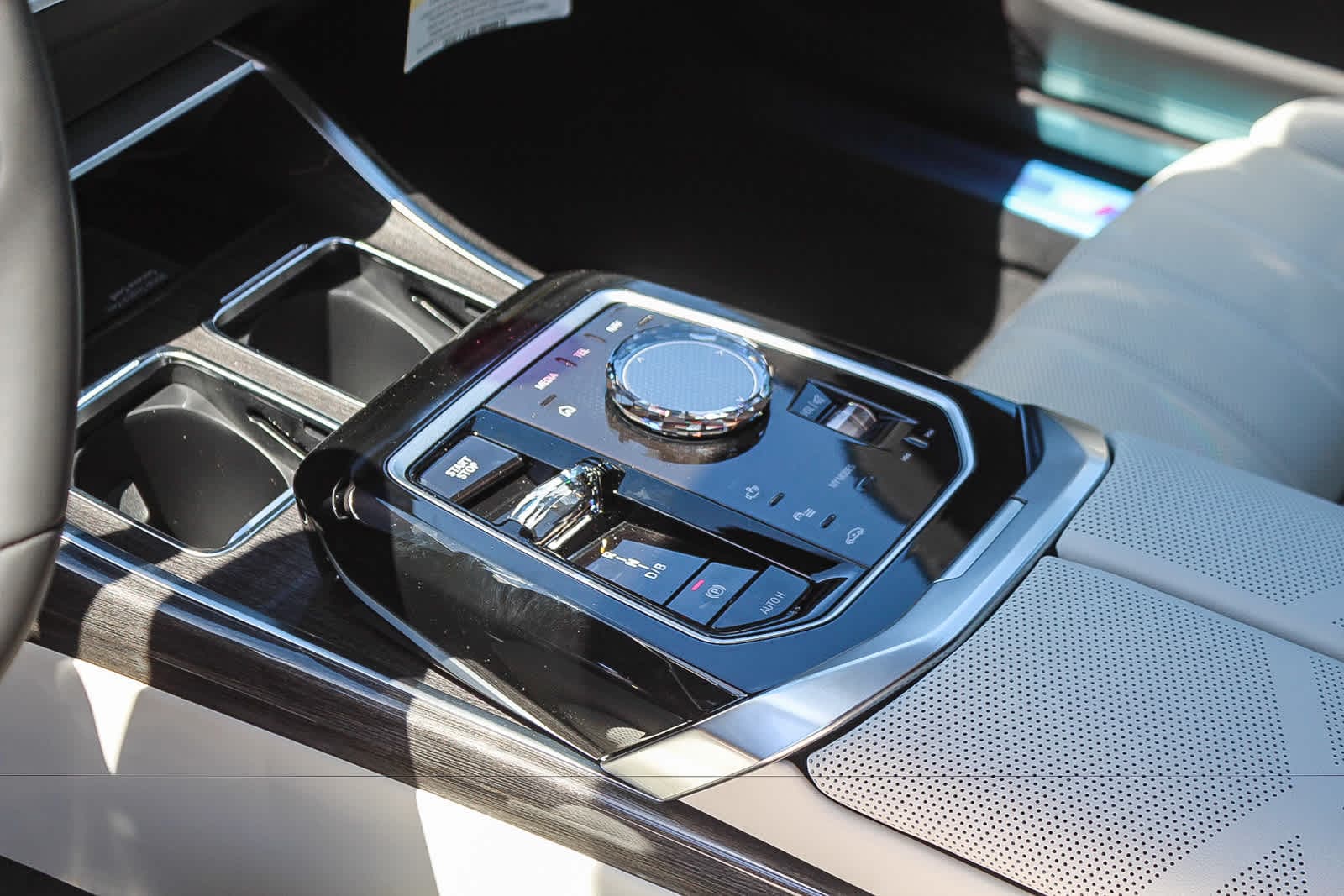 Thumbnail: 2026 BMW i7 - 18