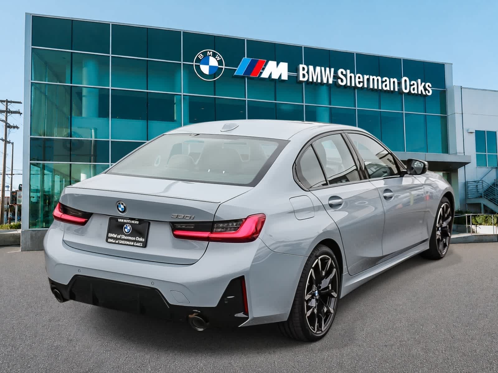 Thumbnail: 2026 BMW 3 Series - 4