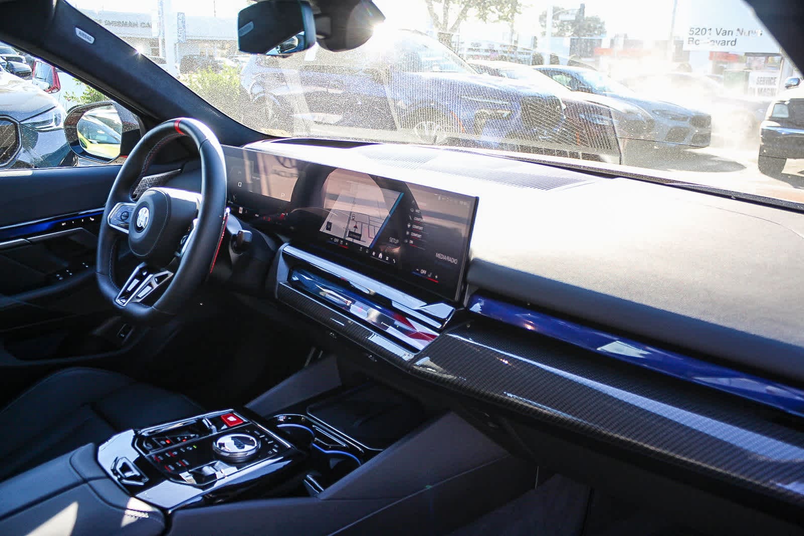 Thumbnail: 2025 BMW M5 - 15