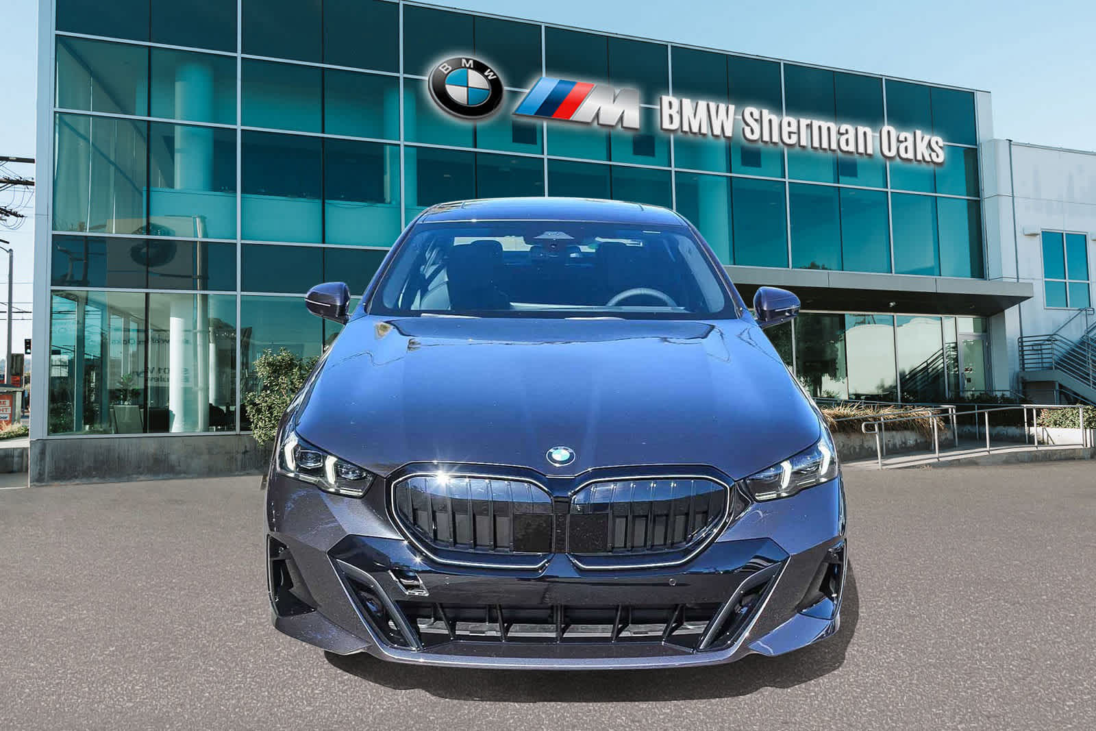 Thumbnail: 2026 BMW 5 Series - 2