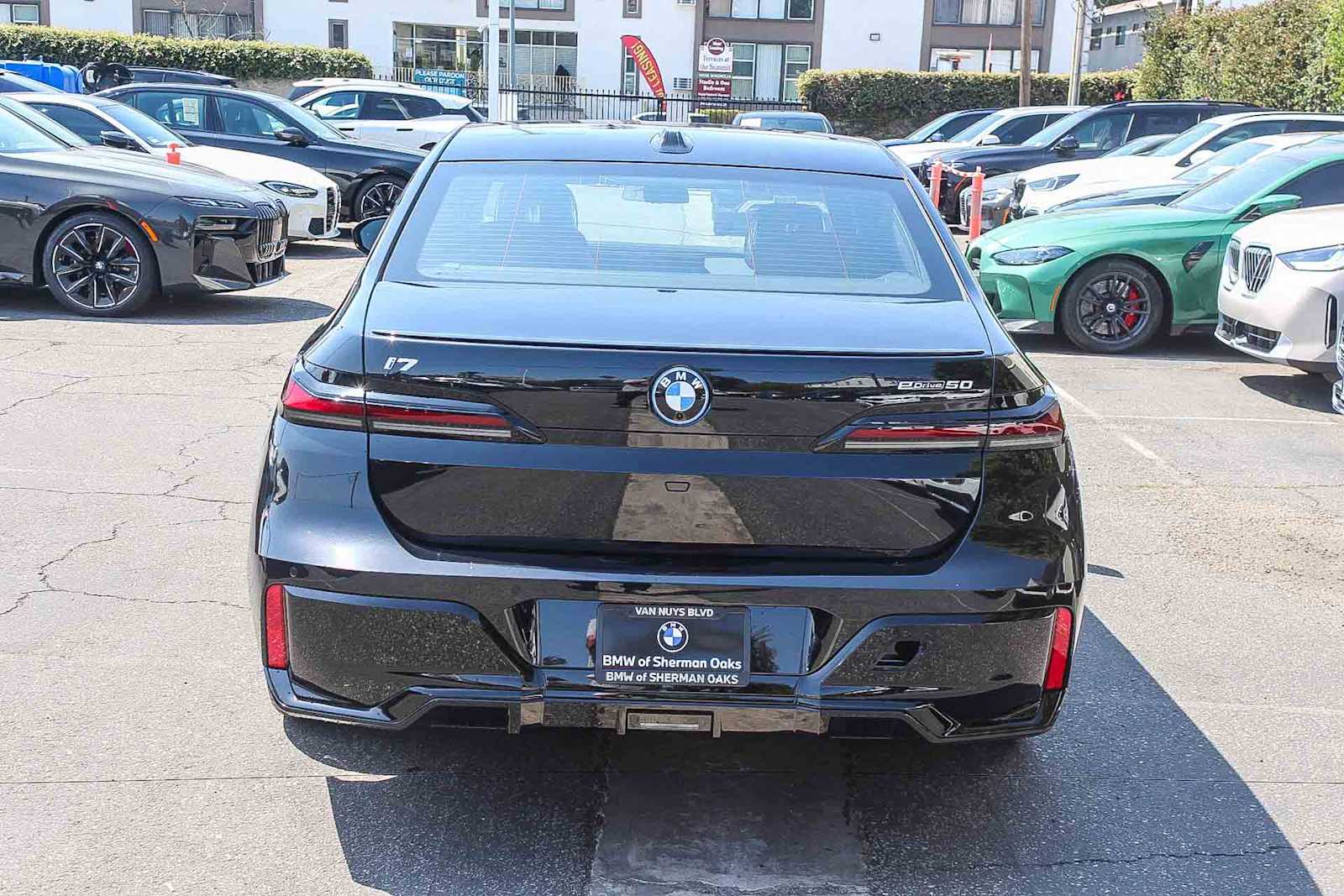 Thumbnail: 2026 BMW i7 - 9