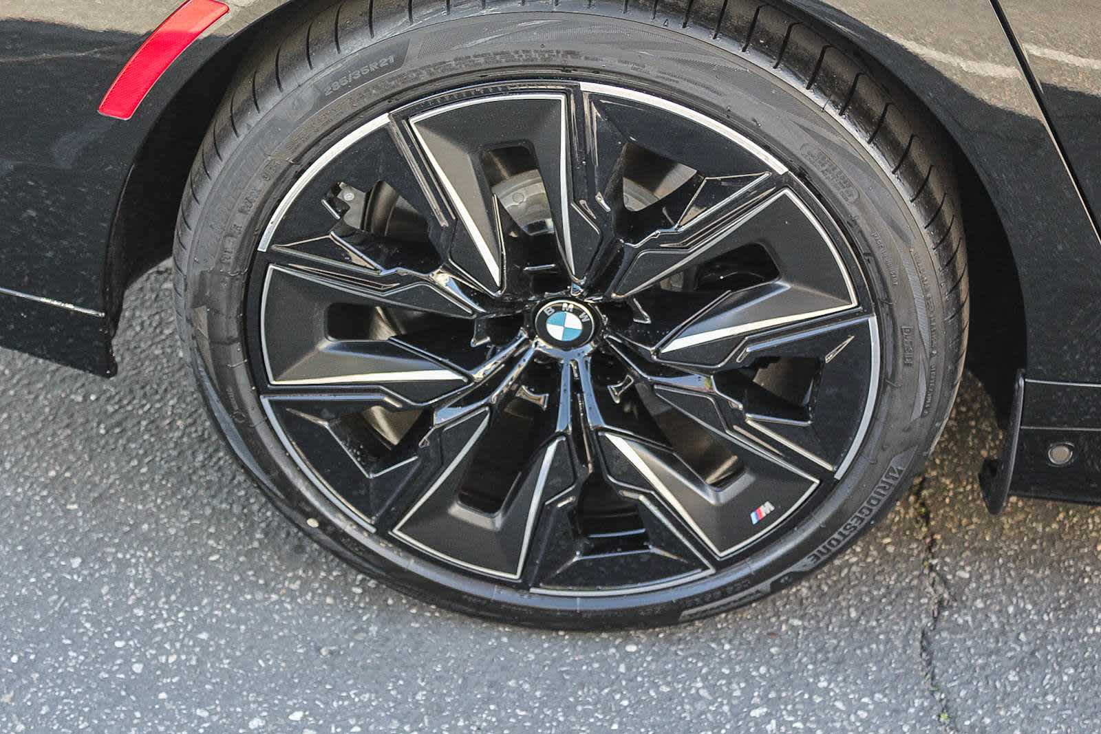 2026 BMW 7 Series 750e - Photo 8