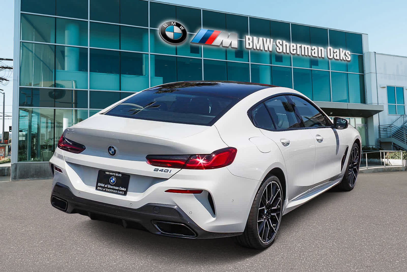 Thumbnail: 2026 BMW 8 Series - 4