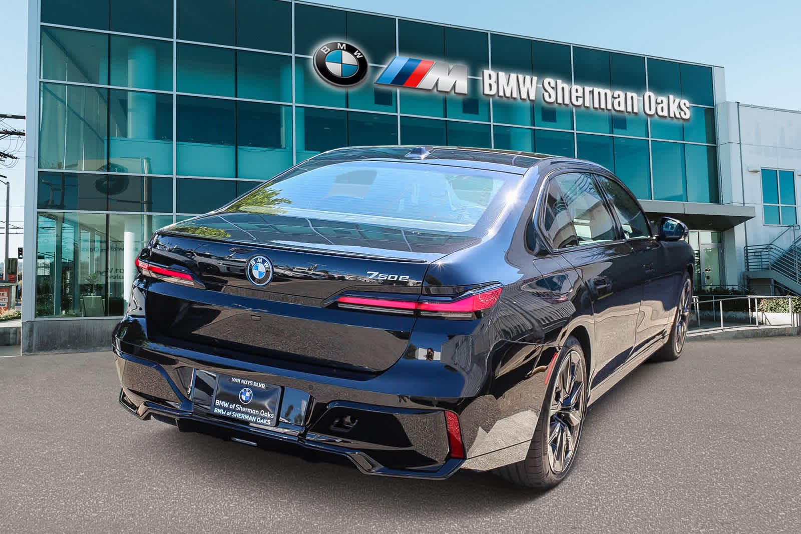 Thumbnail: 2026 BMW 7 Series - 4