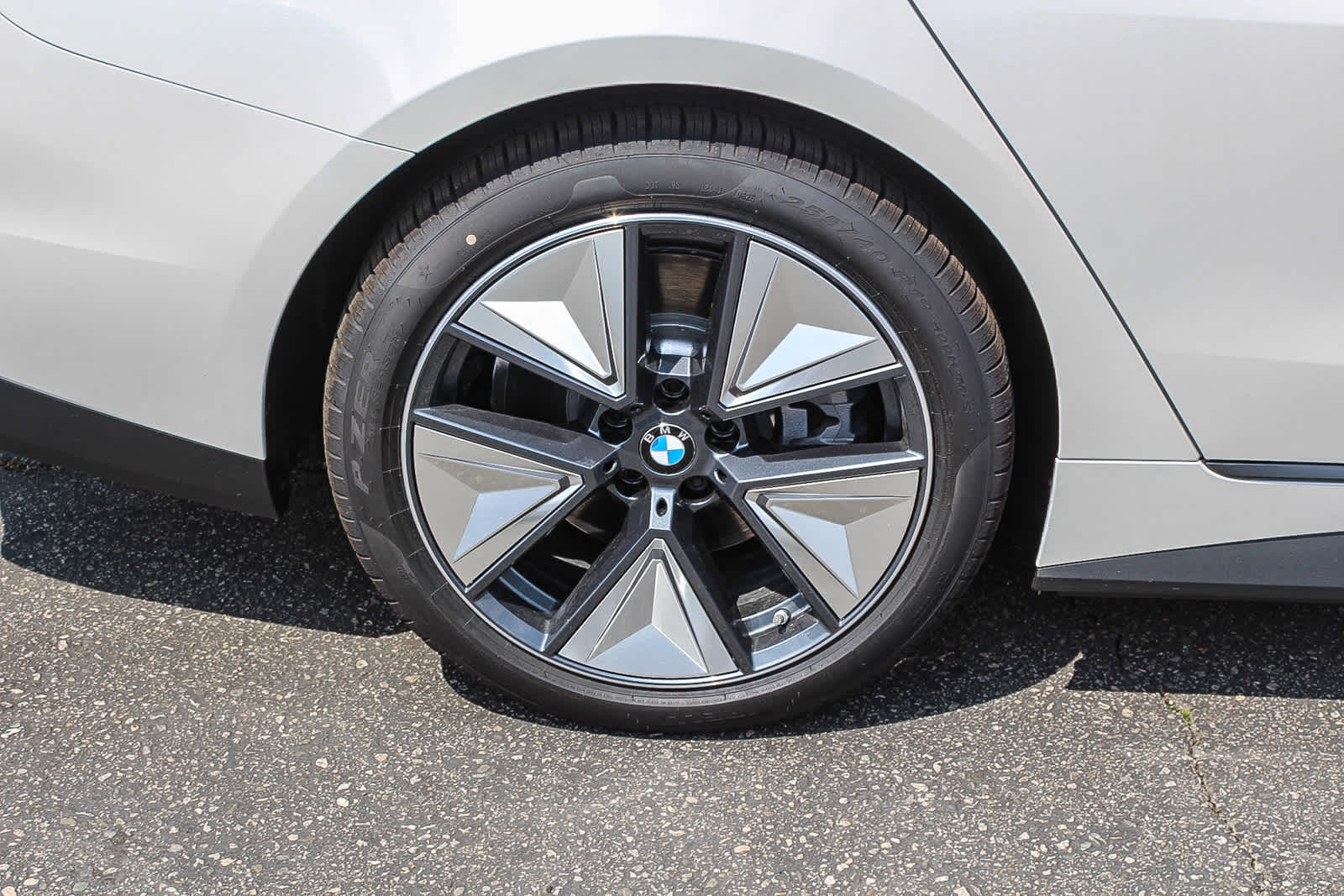 2025 BMW i4 eDrive40 8