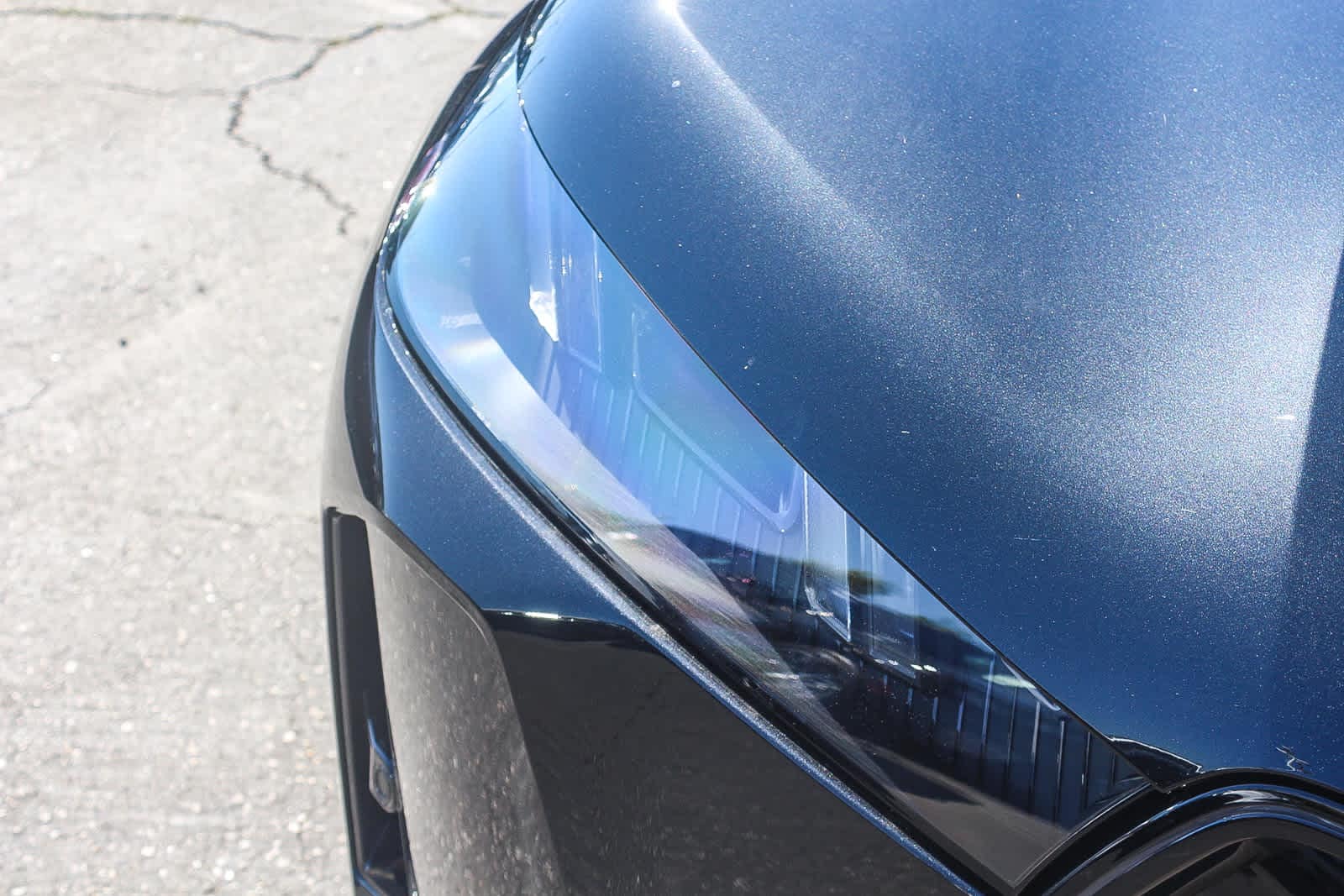 Thumbnail: 2026 BMW iX - 10