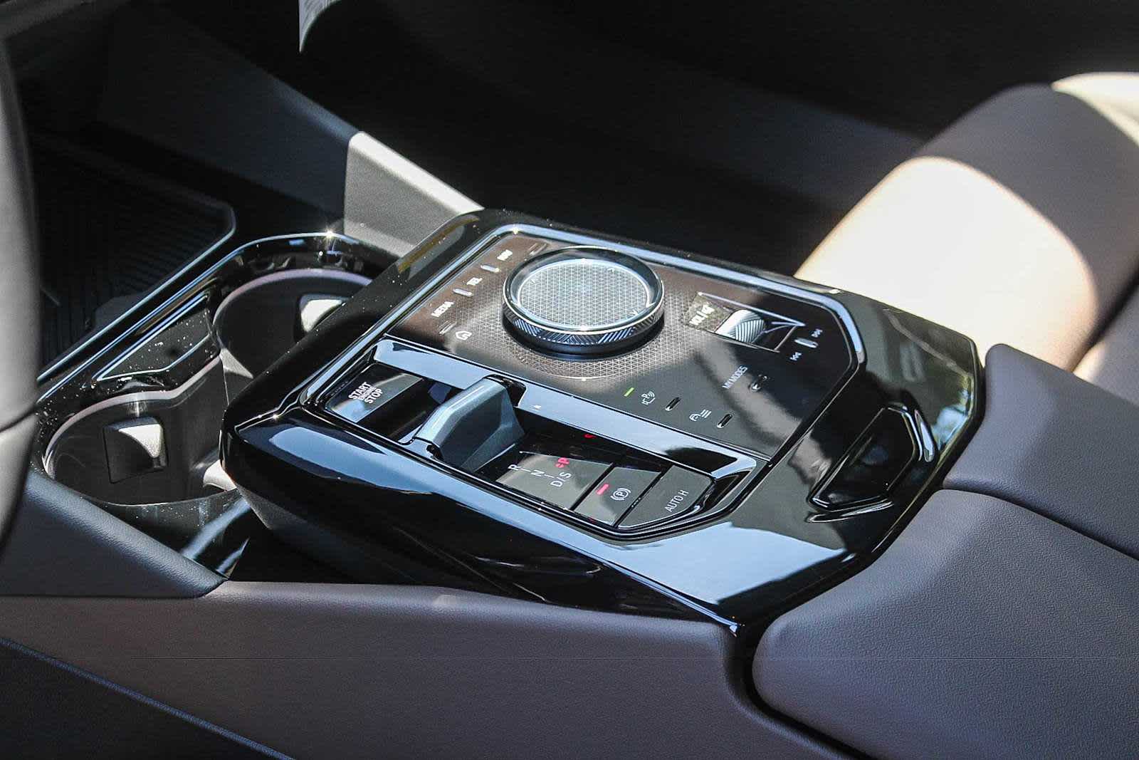 Thumbnail: 2027 BMW 5 Series - 18