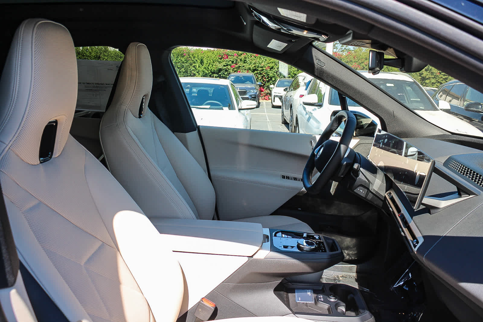 Thumbnail: 2026 BMW iX - 16