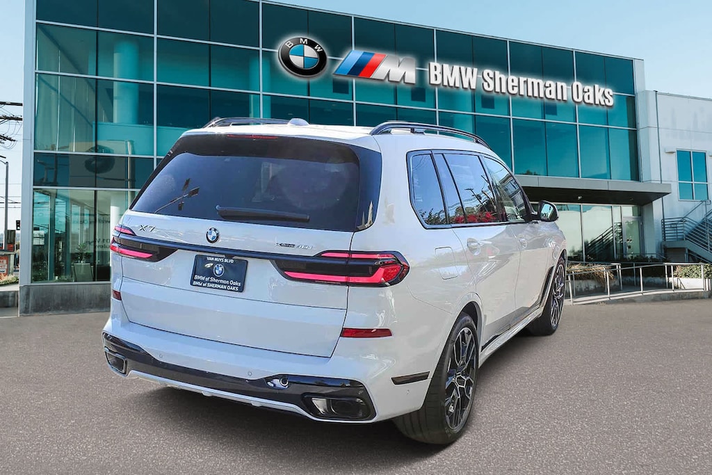New 2026 BMW X7 xDrive40i SUV