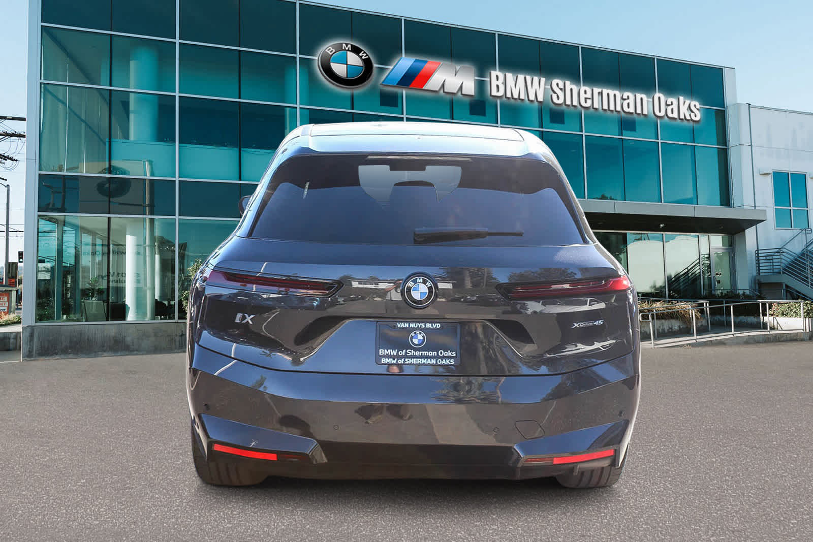 Thumbnail: 2026 BMW iX - 5