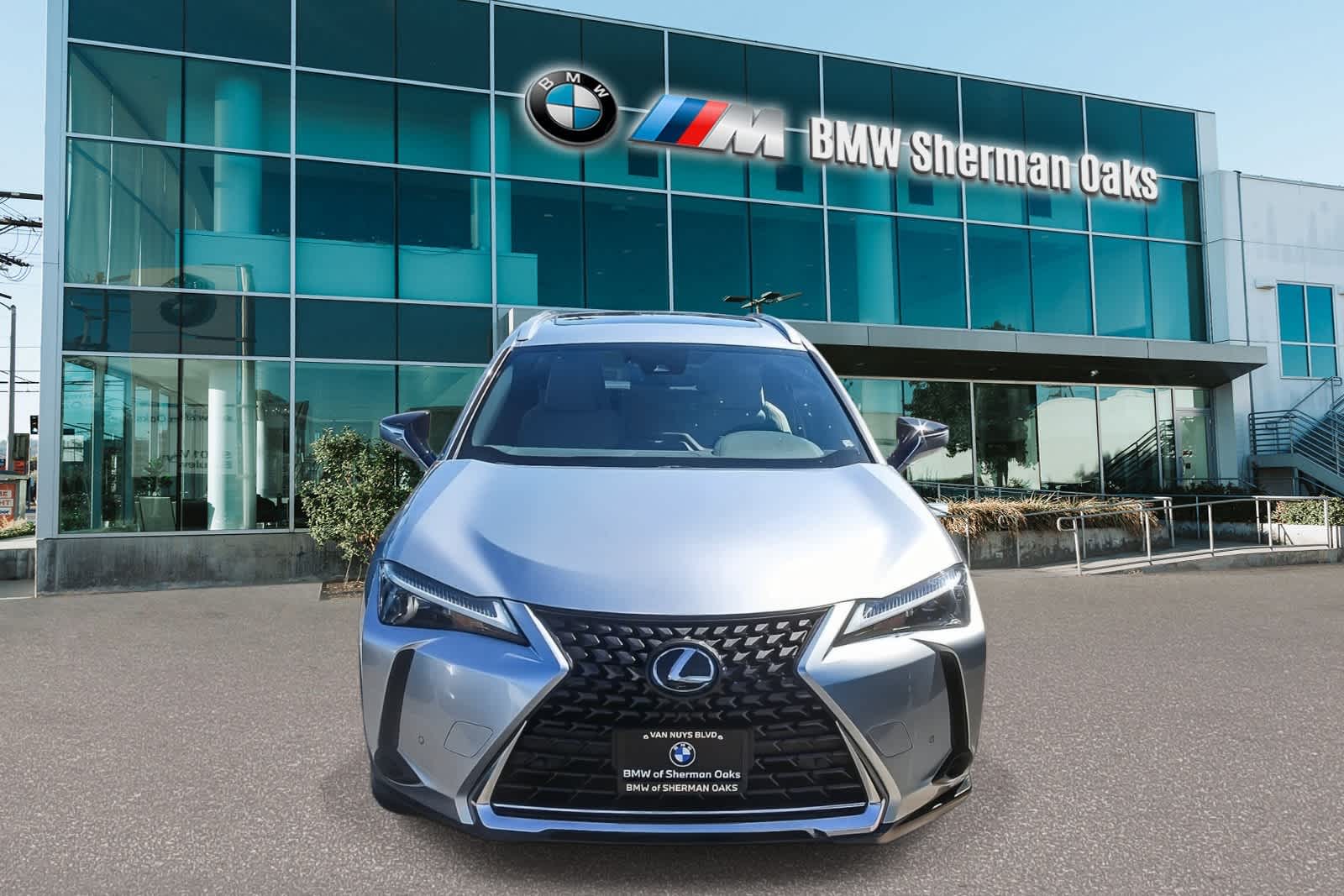 2024 LEXUS UX 250h photo 2