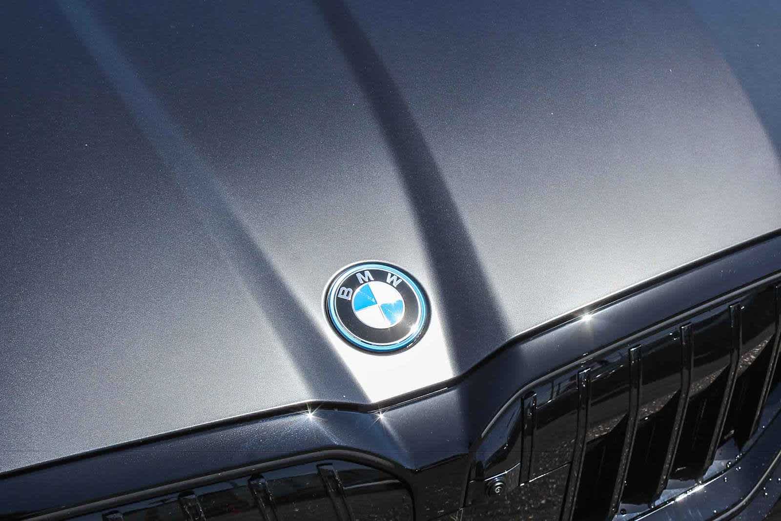 Thumbnail: 2027 BMW 5 Series - 11