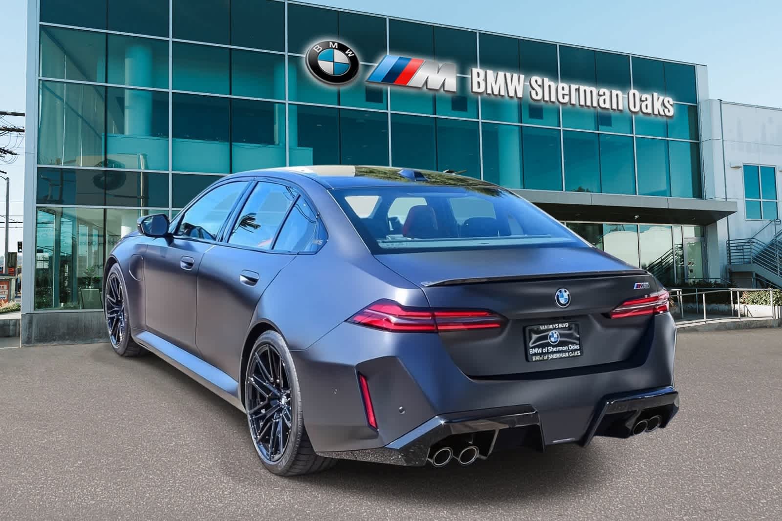 Thumbnail: 2026 BMW M5 - 6