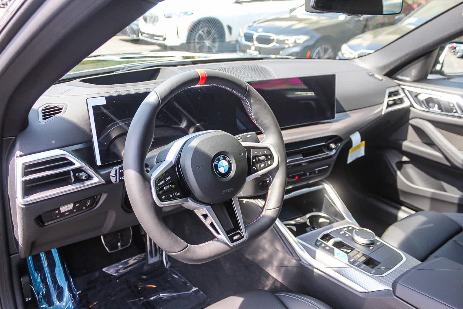 Thumbnail: 2026 BMW i4 - 13
