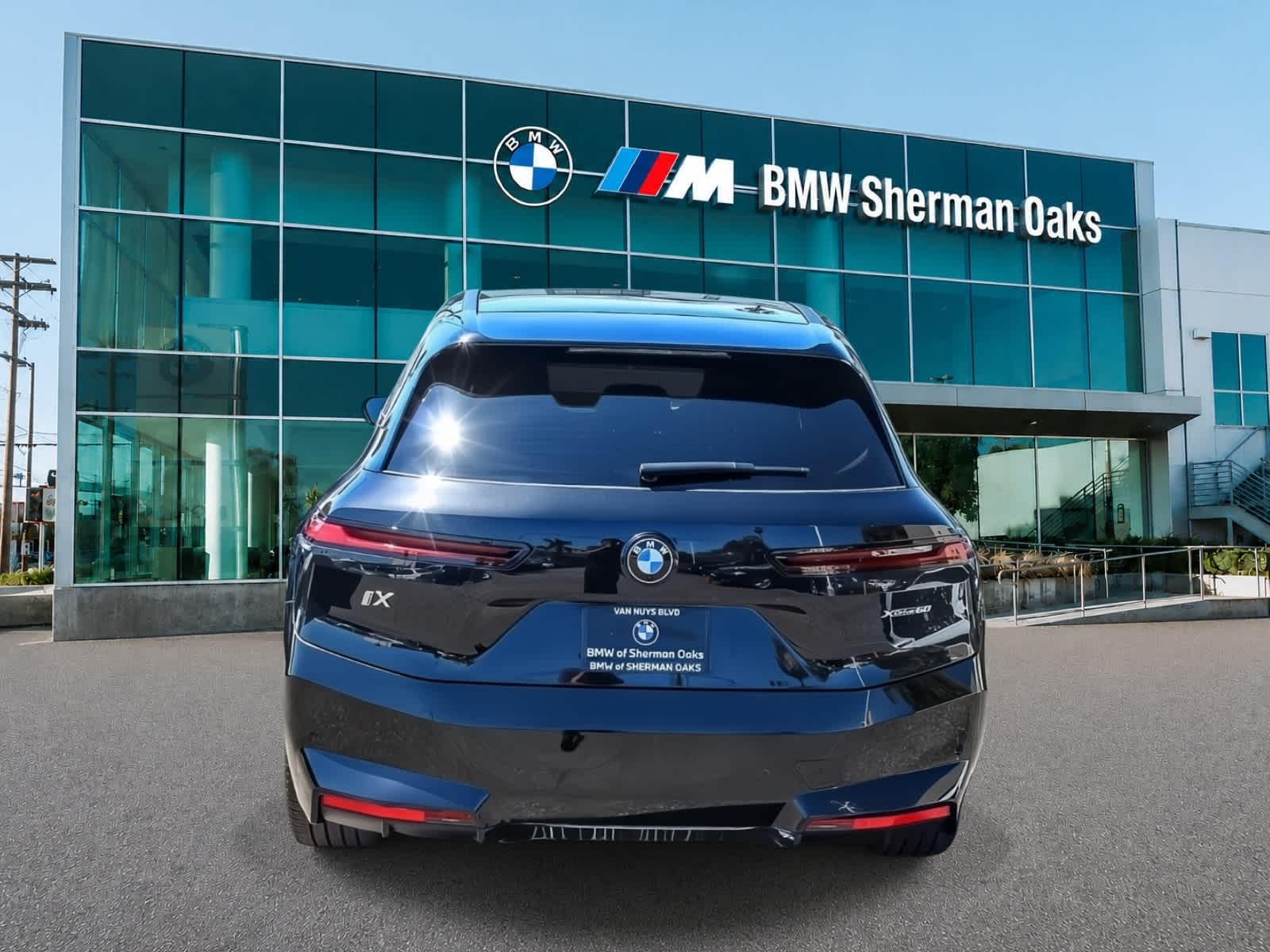 Thumbnail: 2026 BMW iX - 5