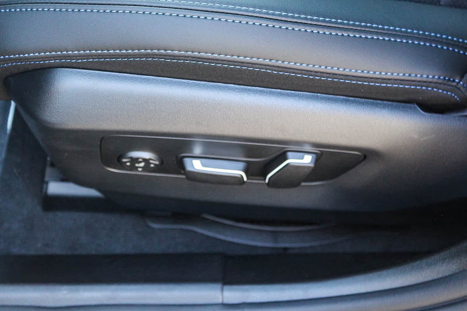 Thumbnail: 2026 BMW 5 Series - 21