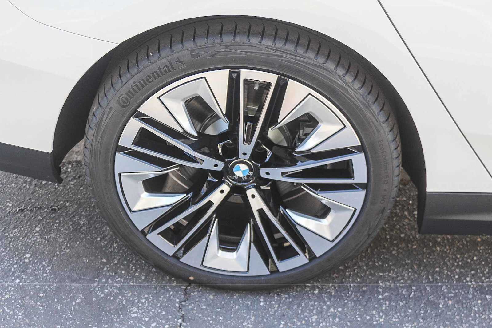 Thumbnail: 2026 BMW 5 Series - 8