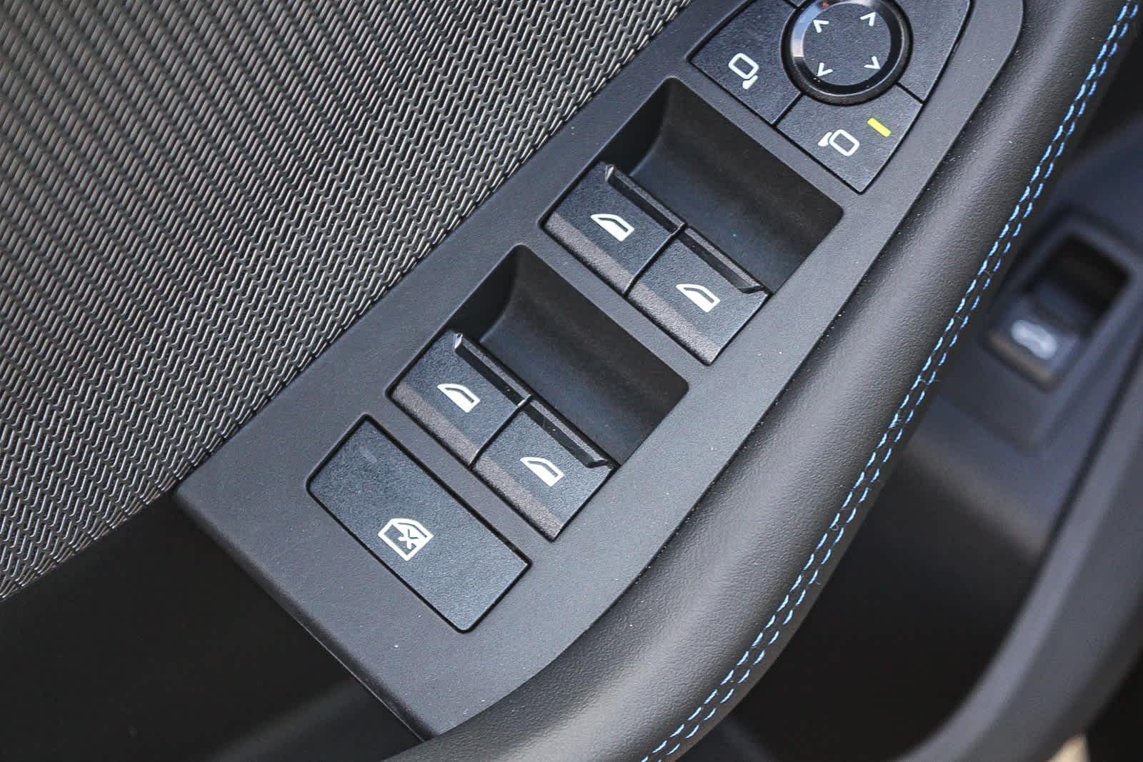 2025 BMW 2 Series M235 - Photo 20