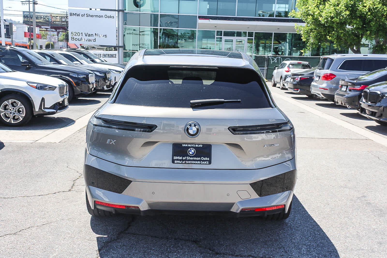 2024 BMW iX xDrive50 photo 4