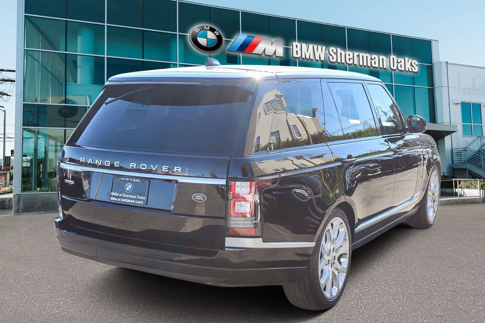 Thumbnail: 2017 Land Rover Range Rover - 4