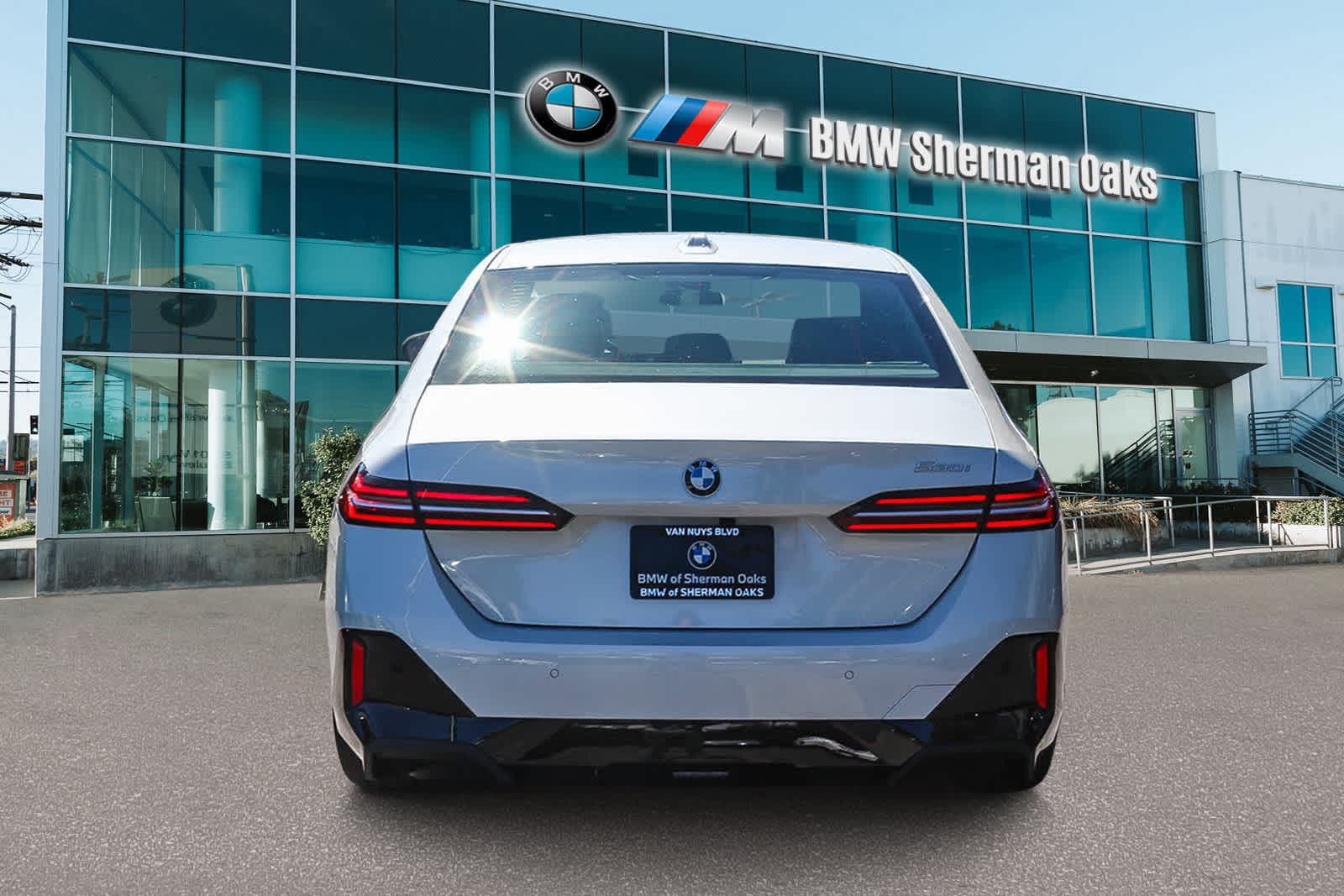 Thumbnail: 2026 BMW 5 Series - 6