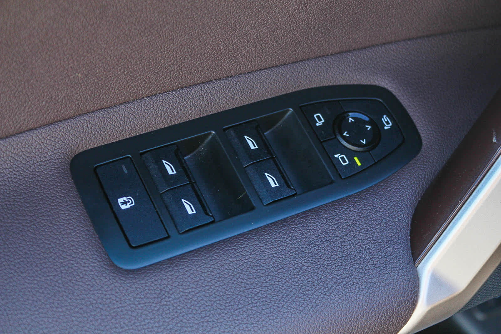 Thumbnail: 2026 BMW iX - 20