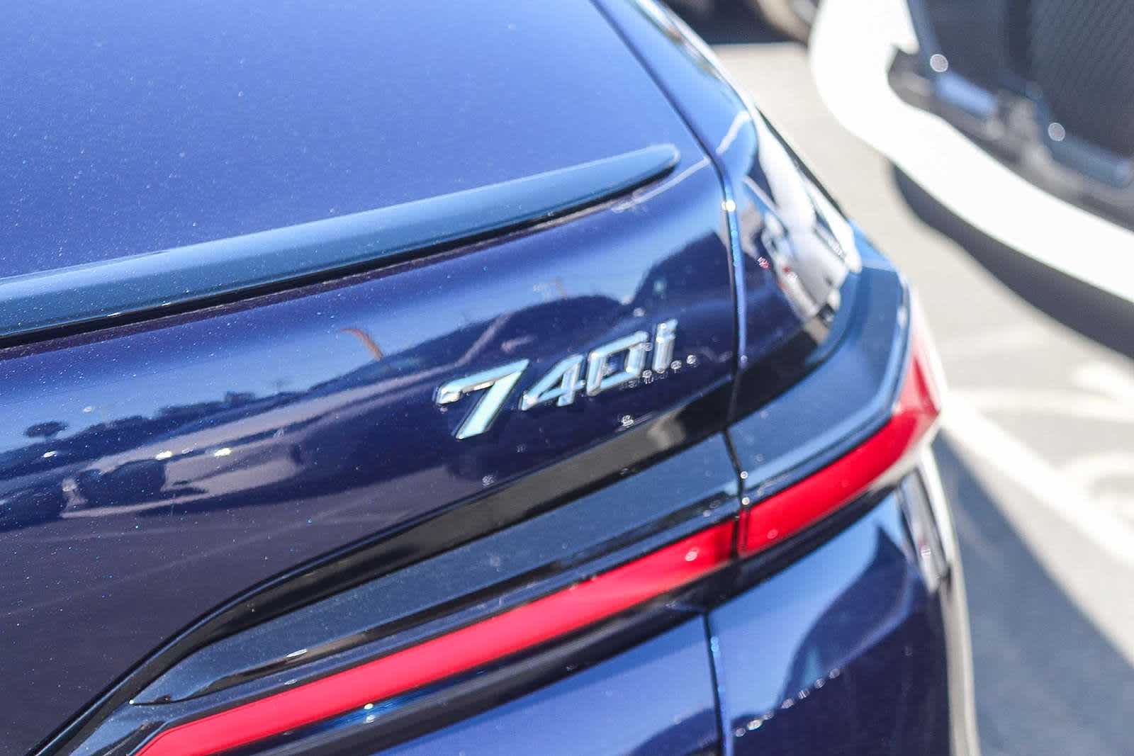 Thumbnail: 2026 BMW 7 Series - 25