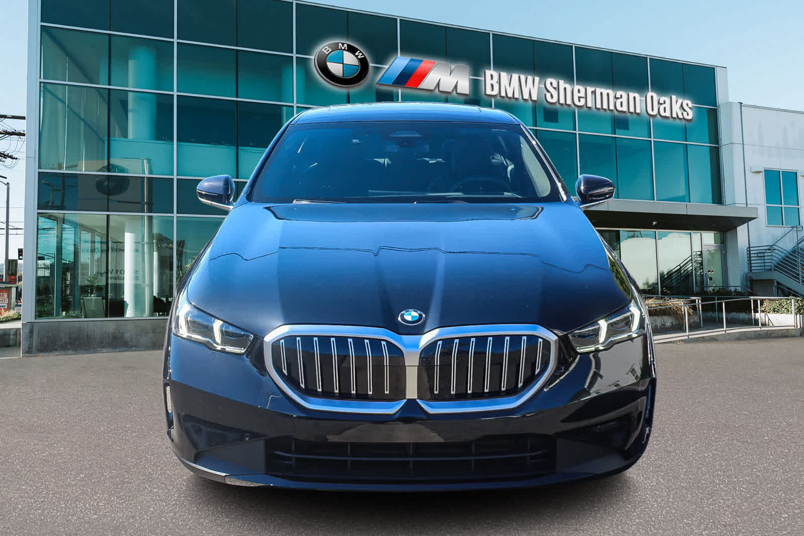 Thumbnail: 2026 BMW 5 Series - 2