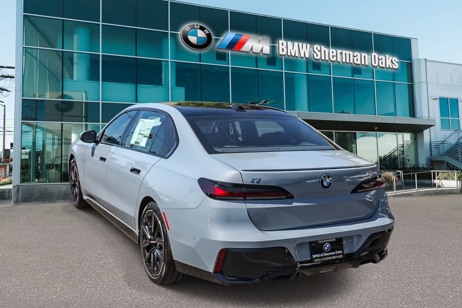 Thumbnail: 2026 BMW i7 - 6
