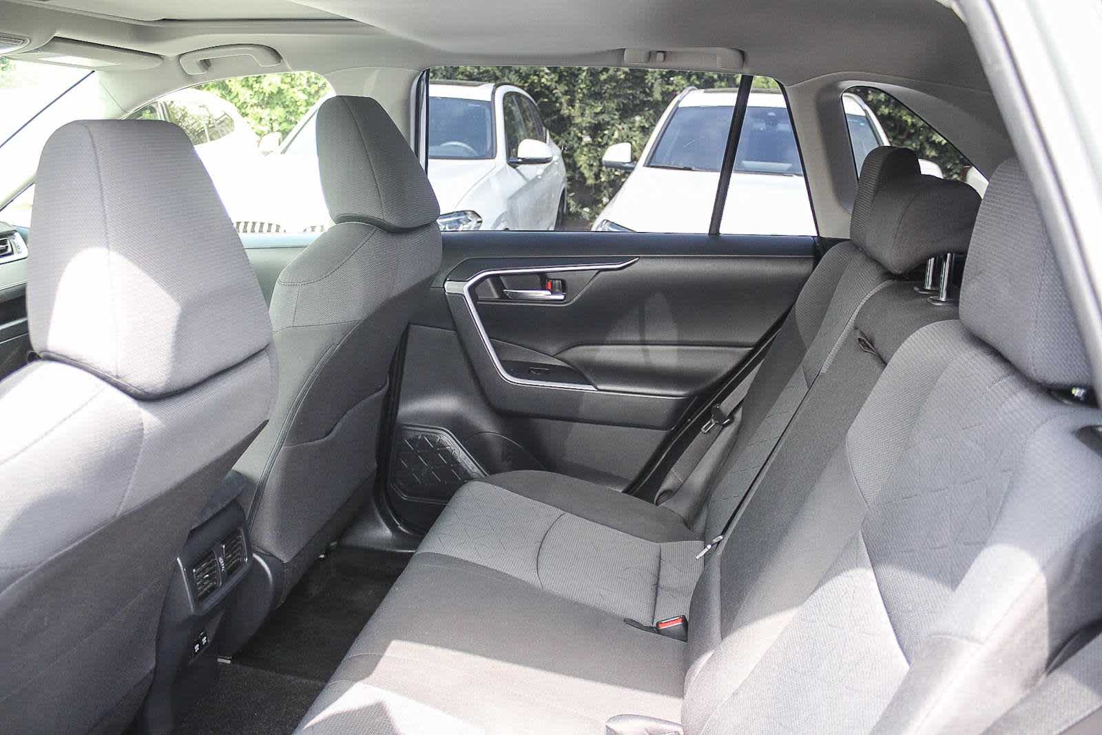 2019 Toyota RAV4 XLE 18