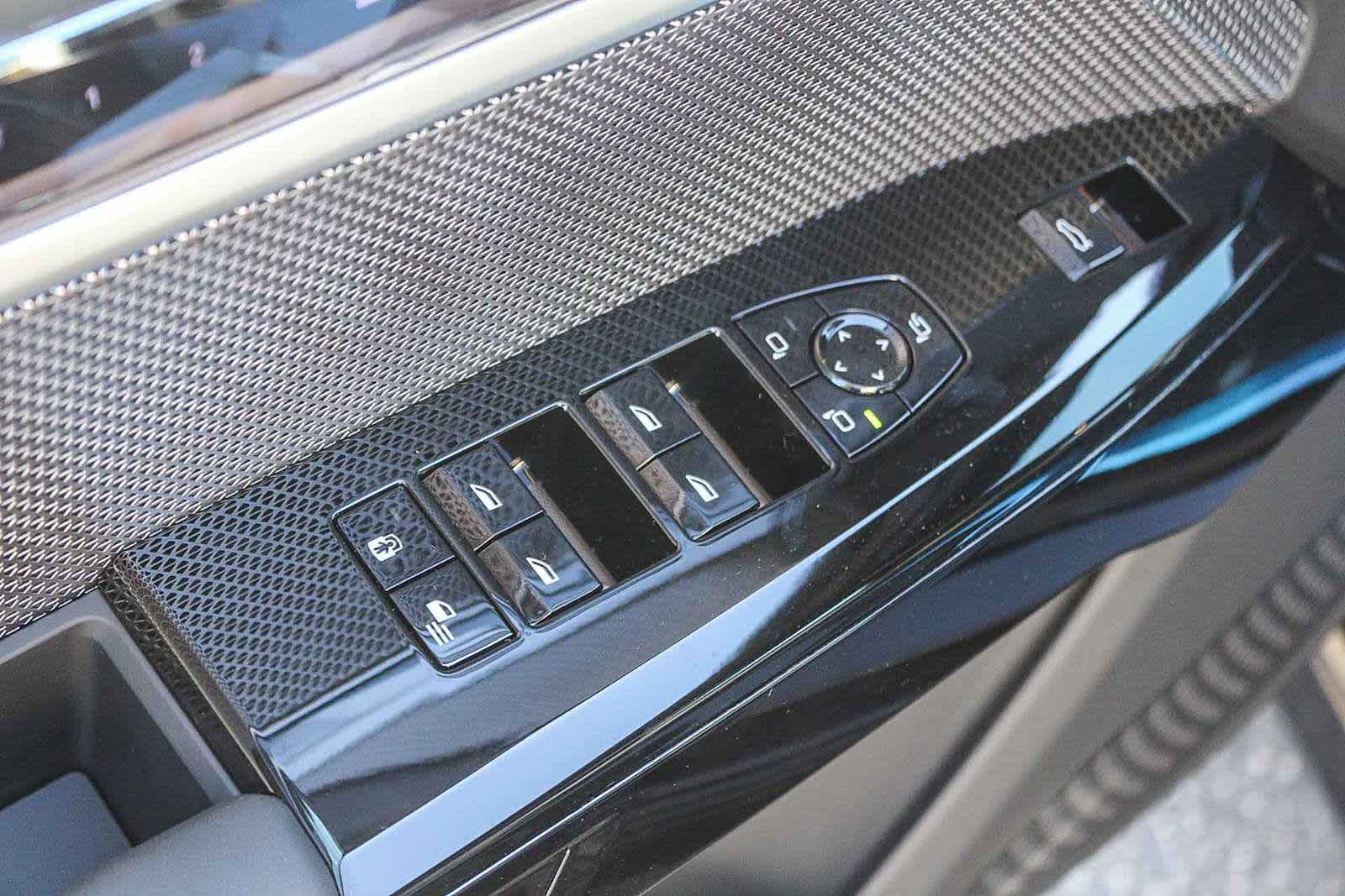 Thumbnail: 2026 BMW i7 - 21