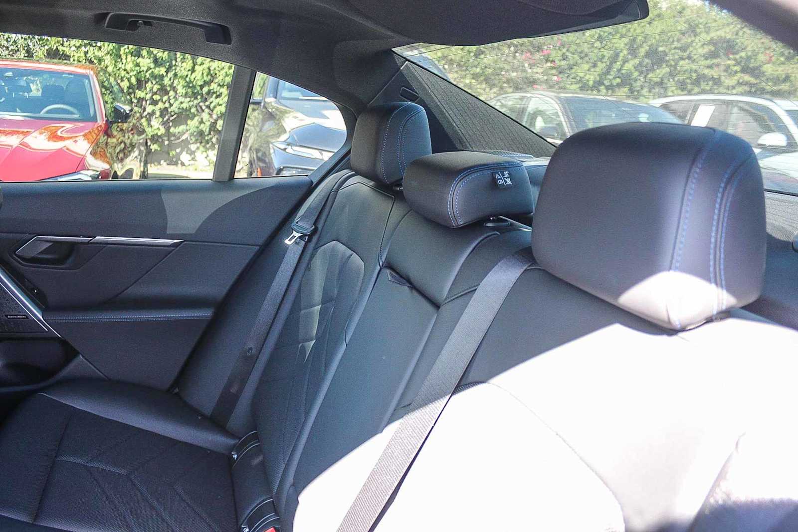 Thumbnail: 2025 BMW i5 - 18