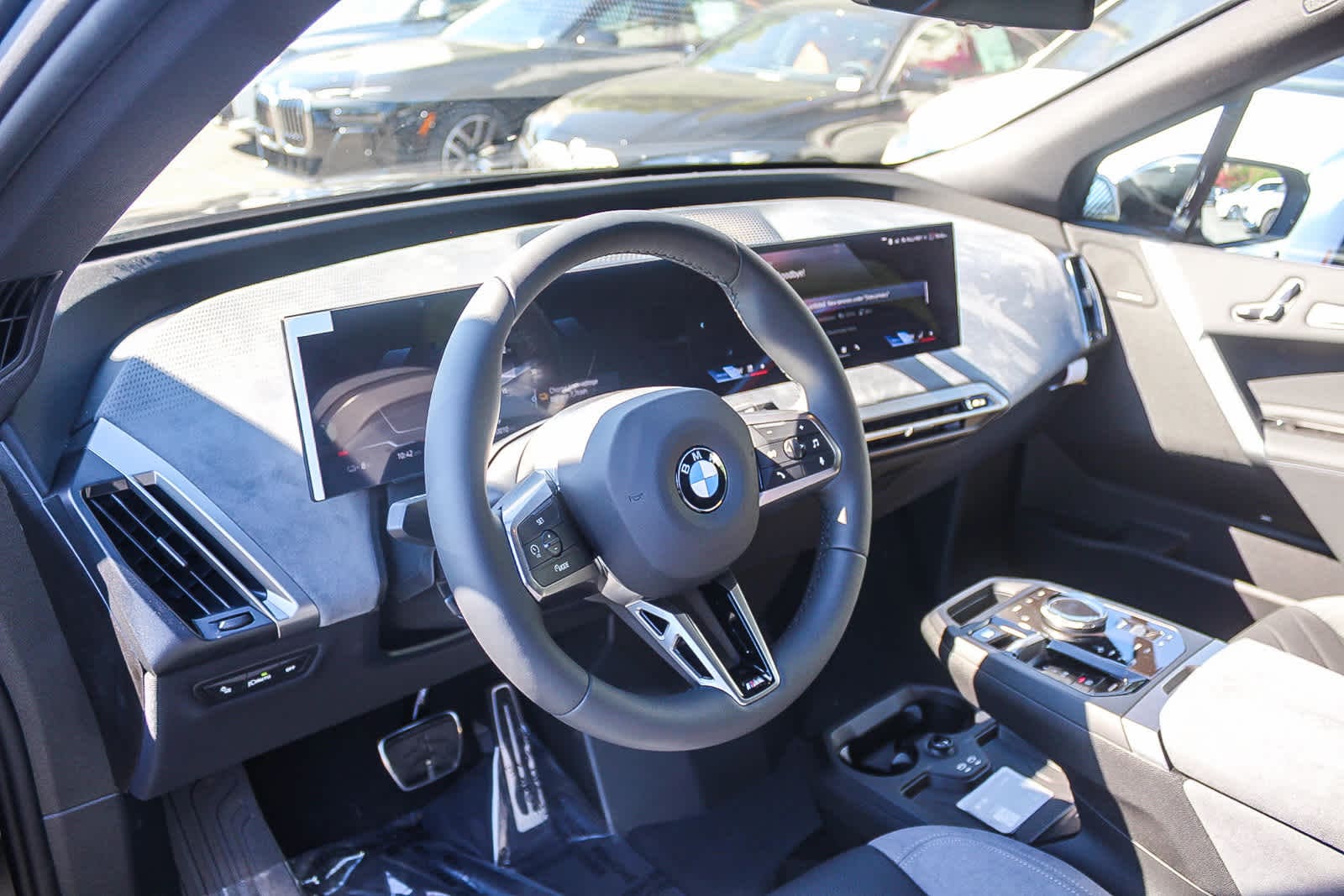 Thumbnail: 2026 BMW iX - 17