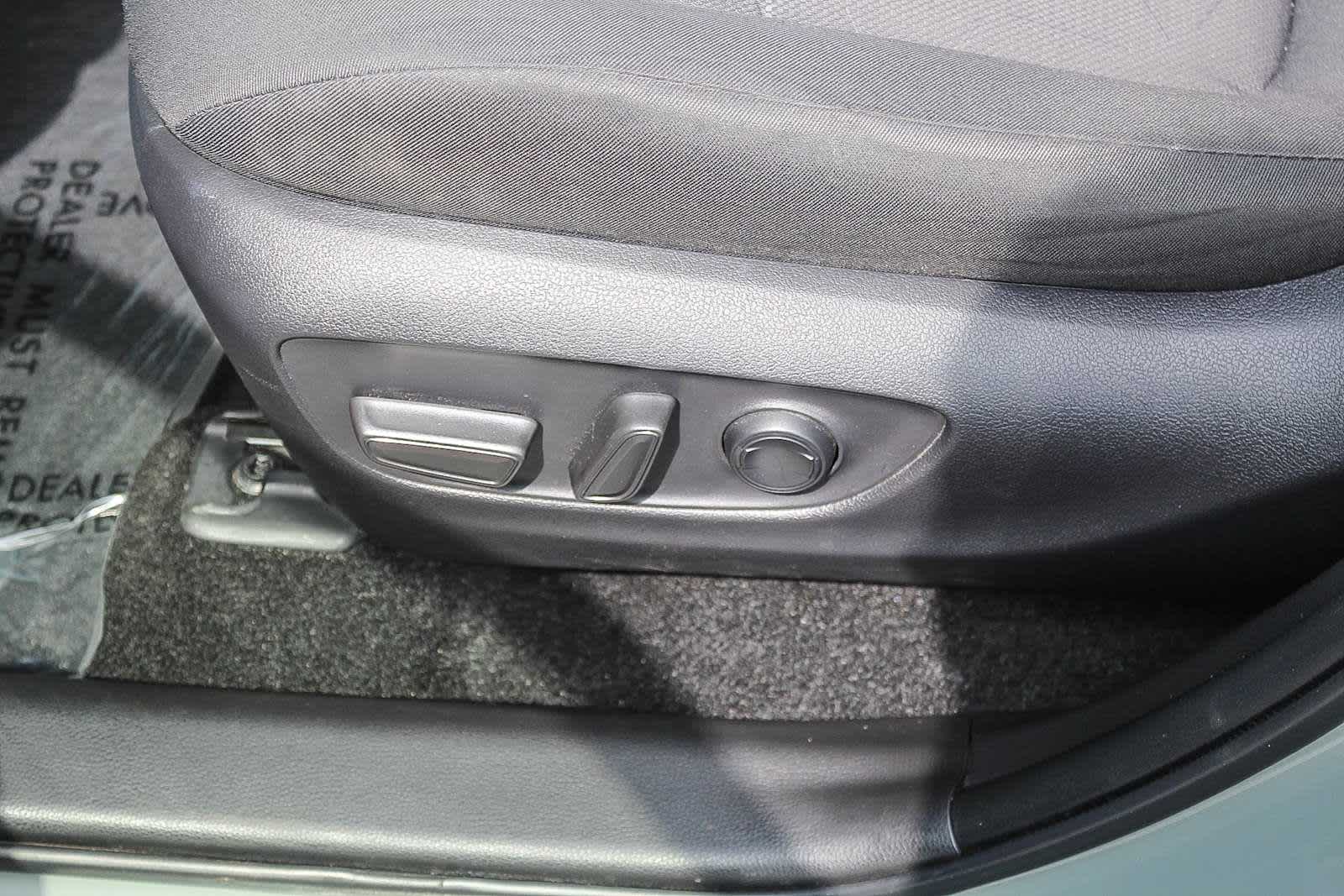 2019 Toyota RAV4 XLE 21