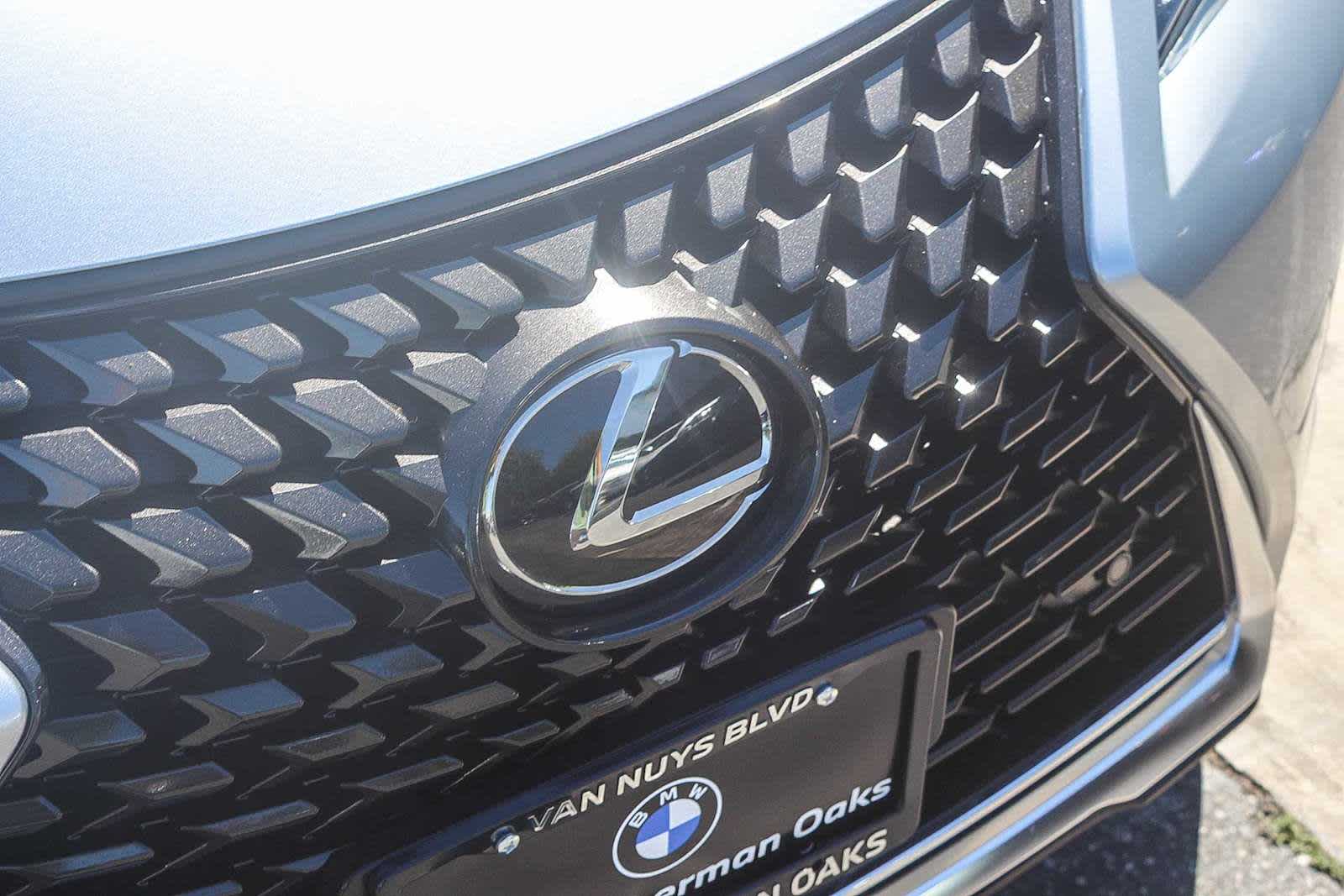 Thumbnail: 2024 Lexus UX - 10