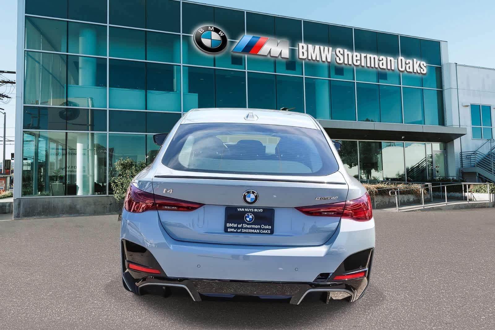 Thumbnail: 2026 BMW i4 - 10
