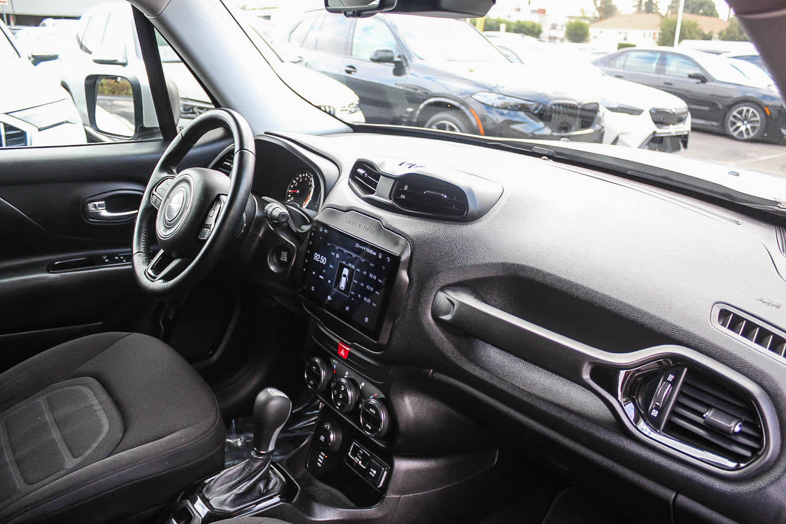 Thumbnail: 2017 Jeep Renegade - 16