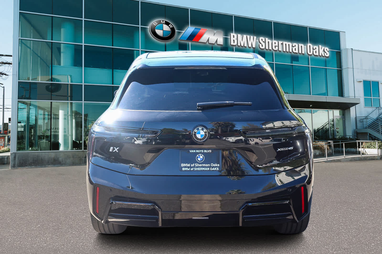 Thumbnail: 2026 BMW iX - 5