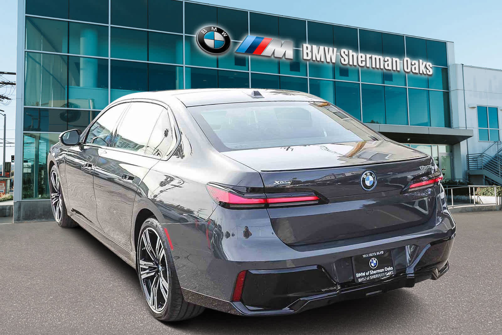 Thumbnail: 2026 BMW 7 Series - 6