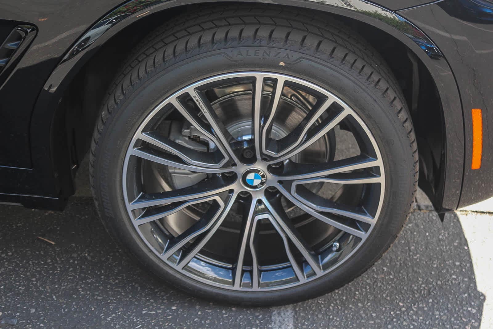 Thumbnail: 2025 BMW X4 - 9