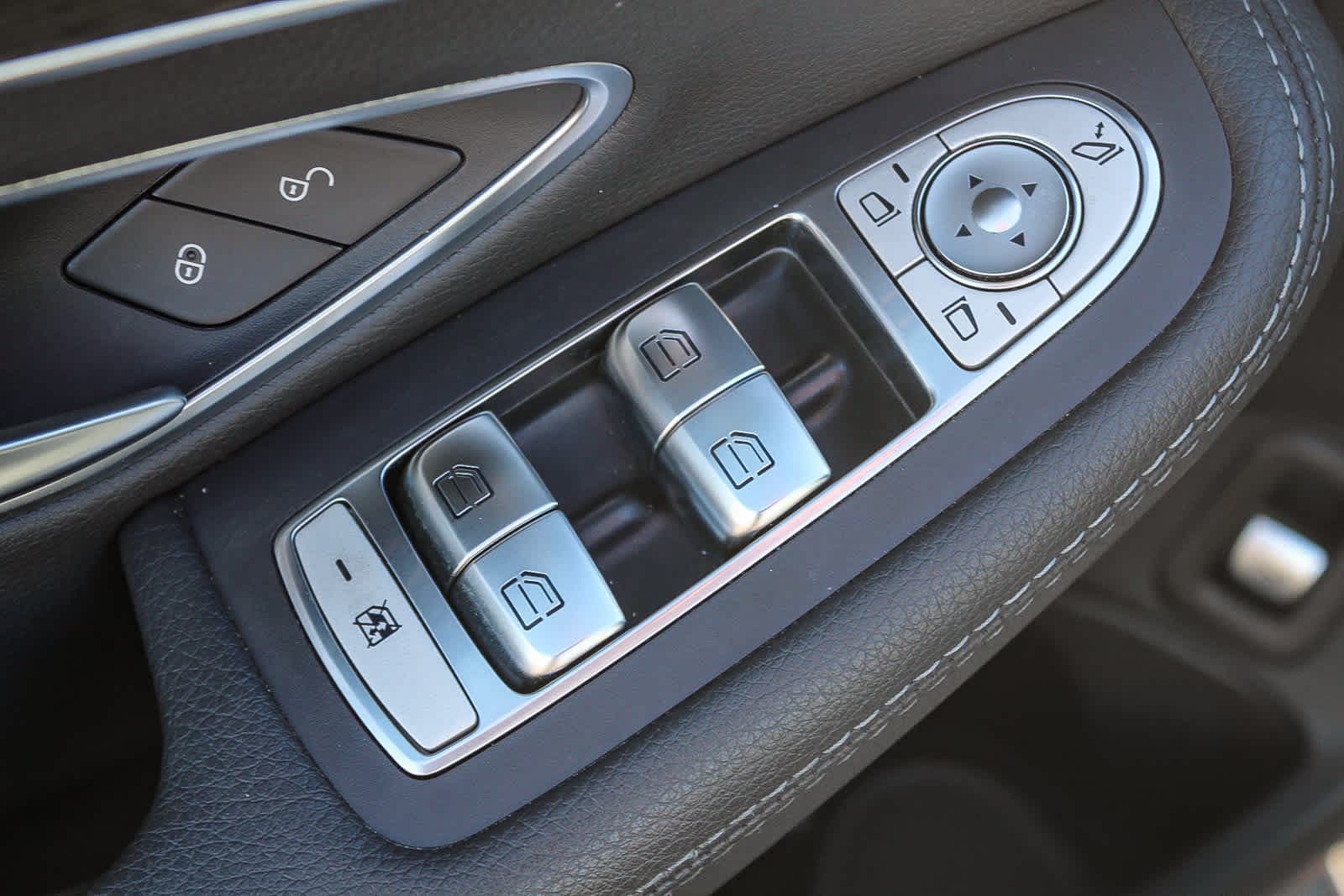 Thumbnail: 2019 Mercedes-Benz C-Class - 20