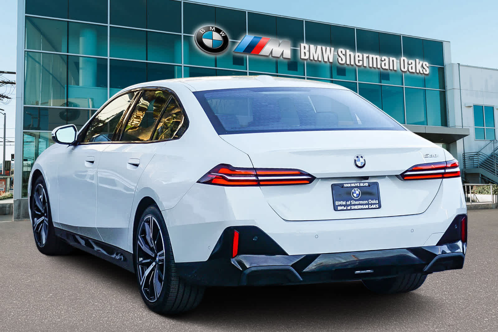 2026 Bmw 530i Sedan photo 2