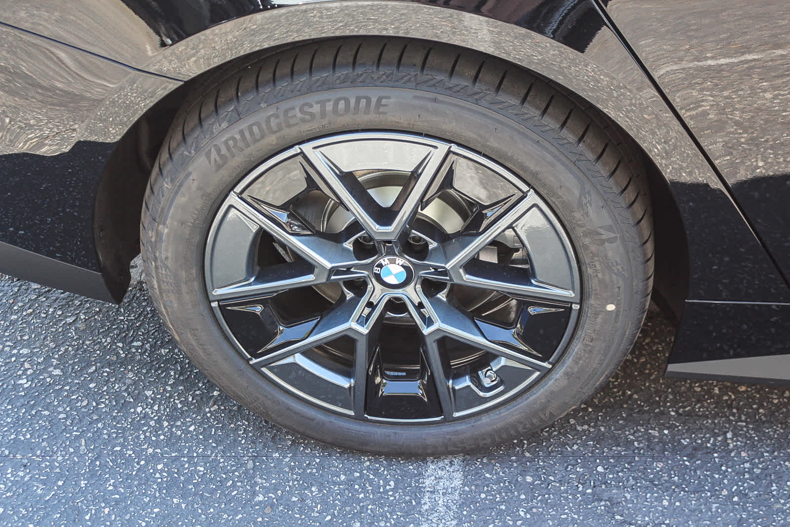 Thumbnail: 2026 BMW i4 - 10