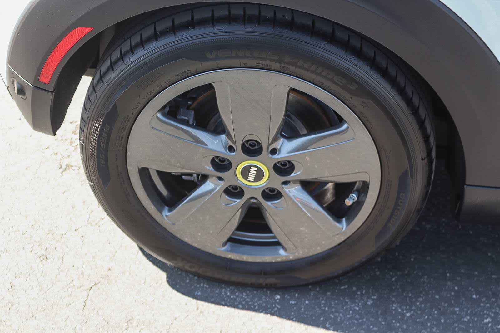 2024 MINI Electric Hardtop 2 Door Cooper photo 3