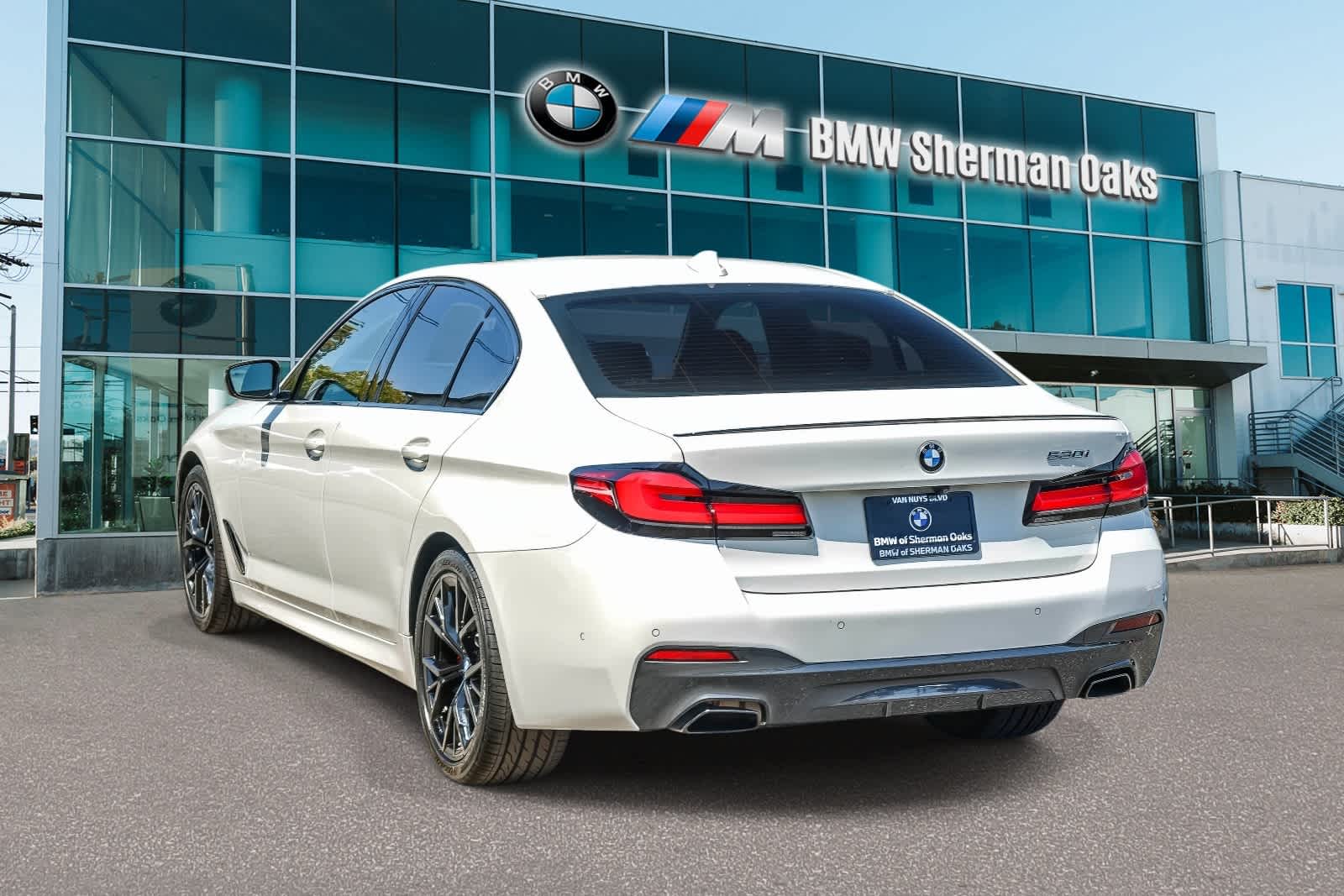 Thumbnail: 2023 BMW 5 Series - 5