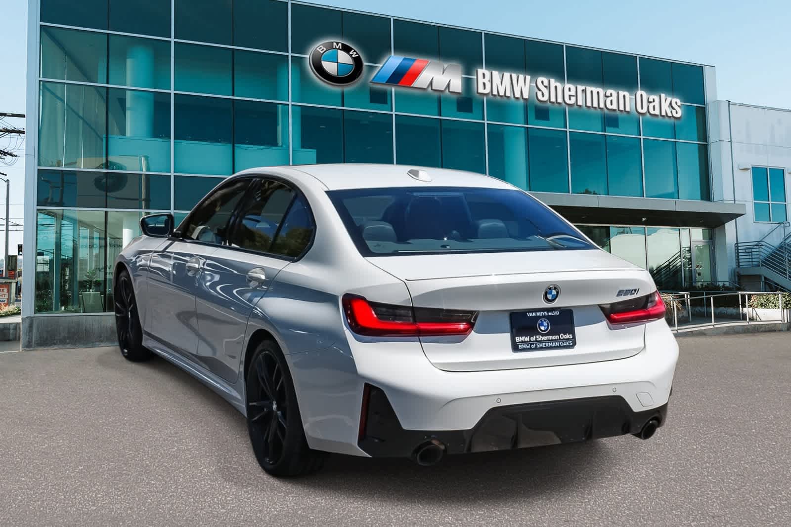 Thumbnail: 2023 BMW 3 Series - 6