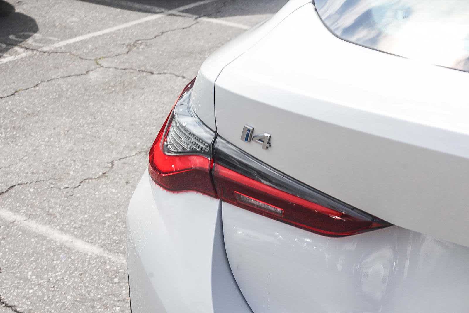 2023 BMW i4 eDrive35 photo 6